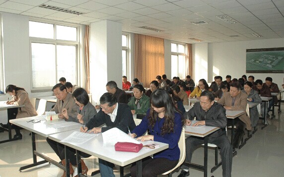 唐山劳动技师学院组织2014年干部法律知识学习及考试